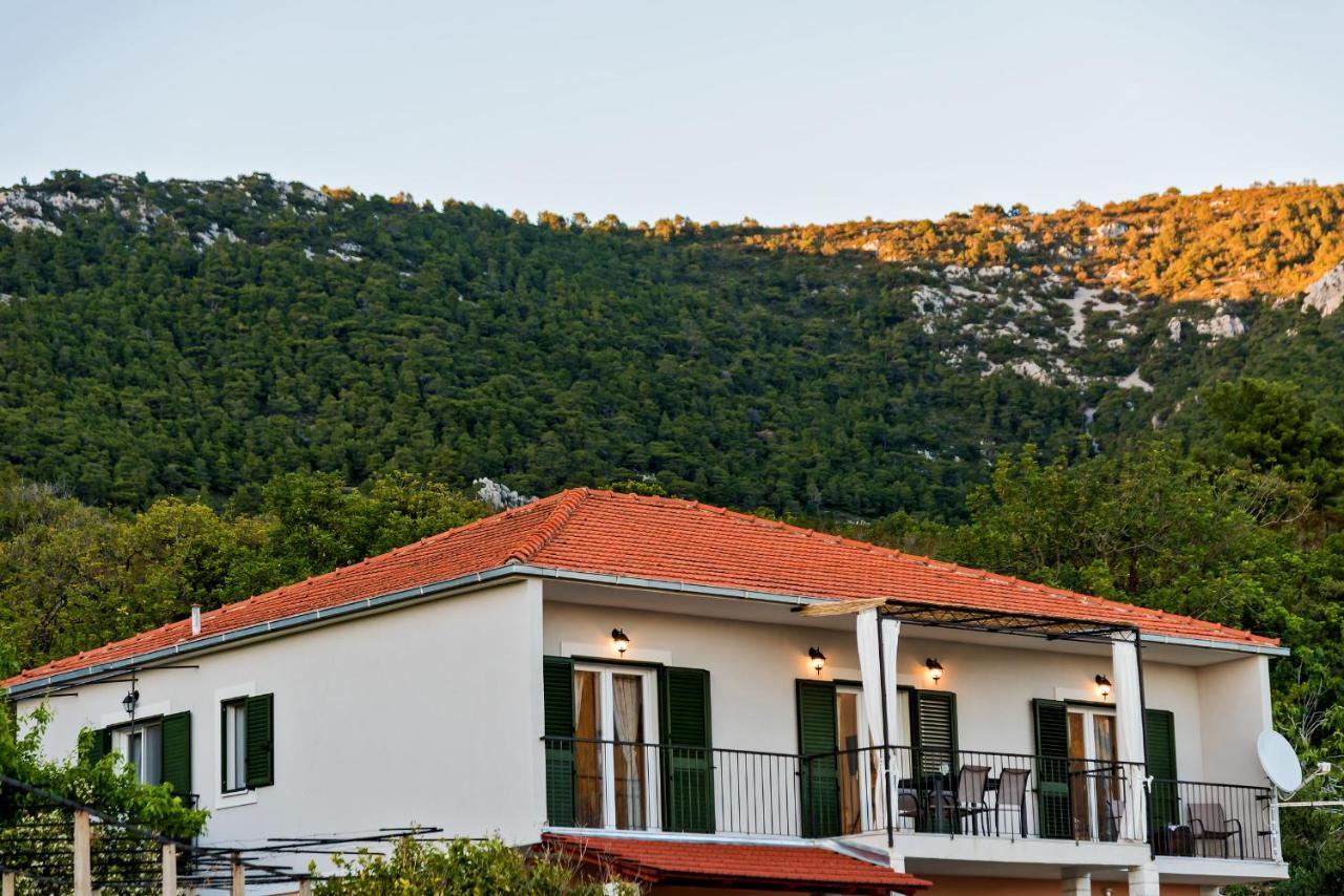 Casa Katalina Apartment Komiza Bagian luar foto