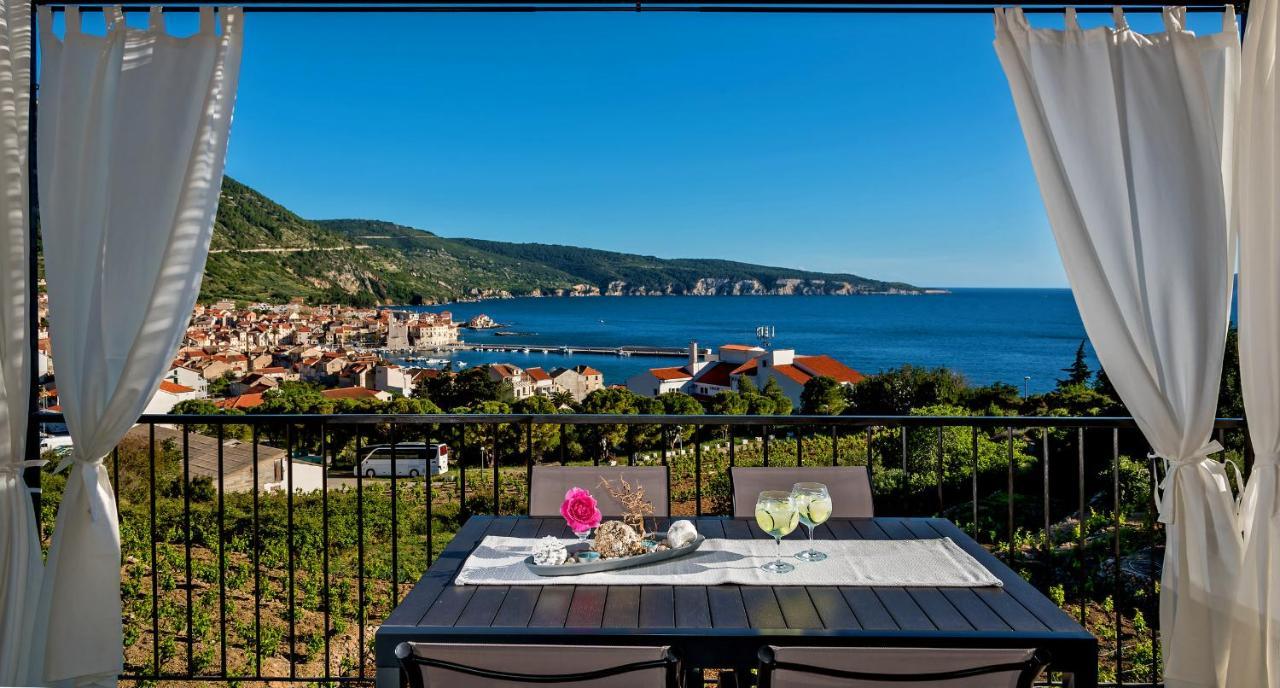 Casa Katalina Apartment Komiza Bagian luar foto
