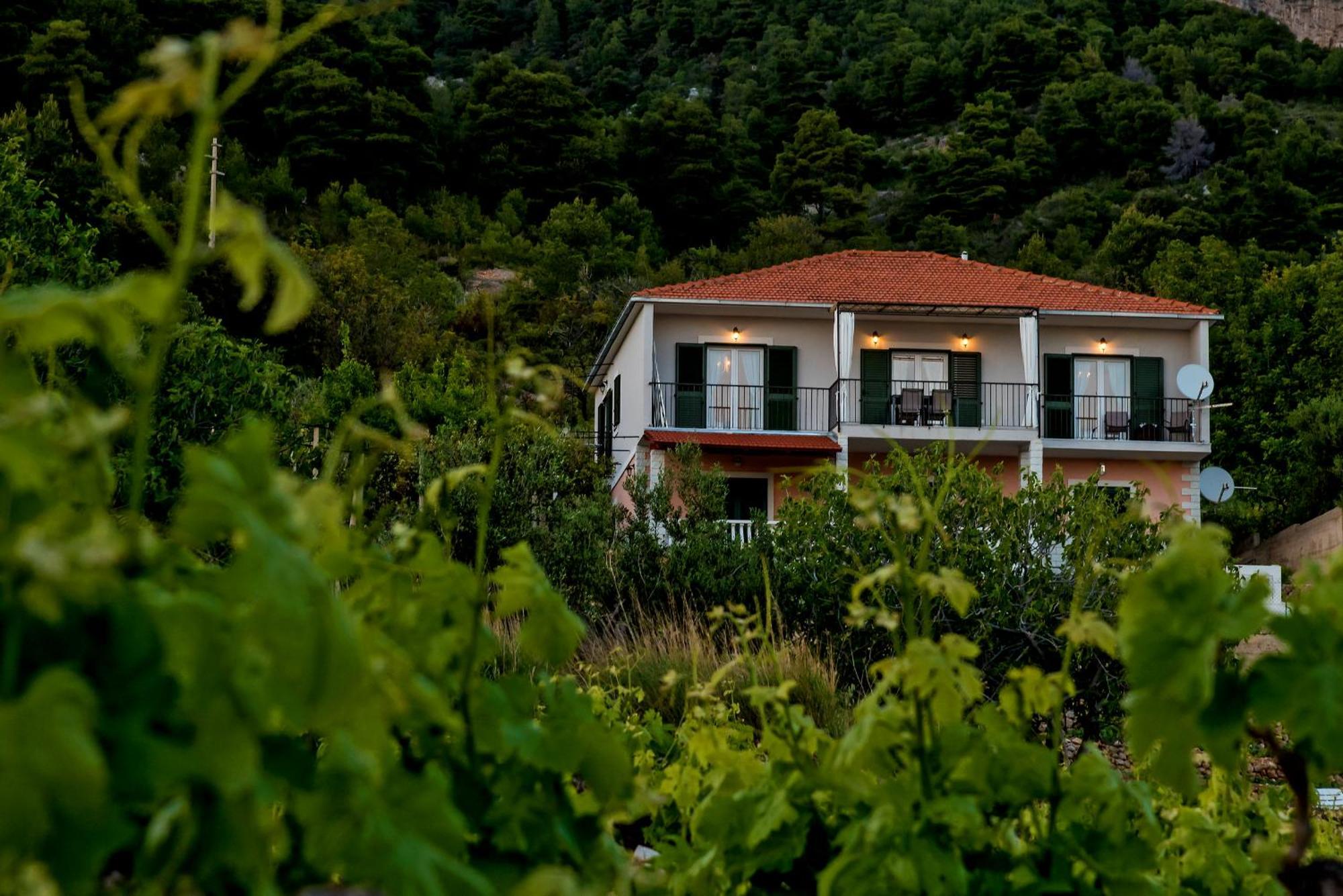 Casa Katalina Apartment Komiza Bagian luar foto