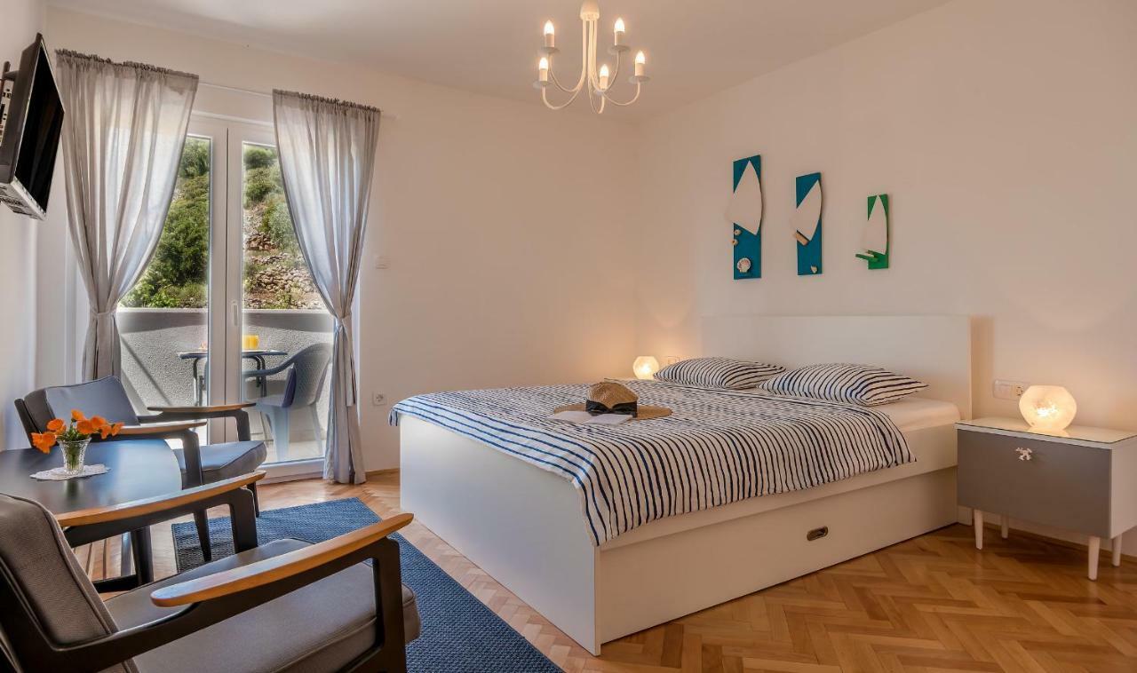 Casa Katalina Apartment Komiza Bagian luar foto