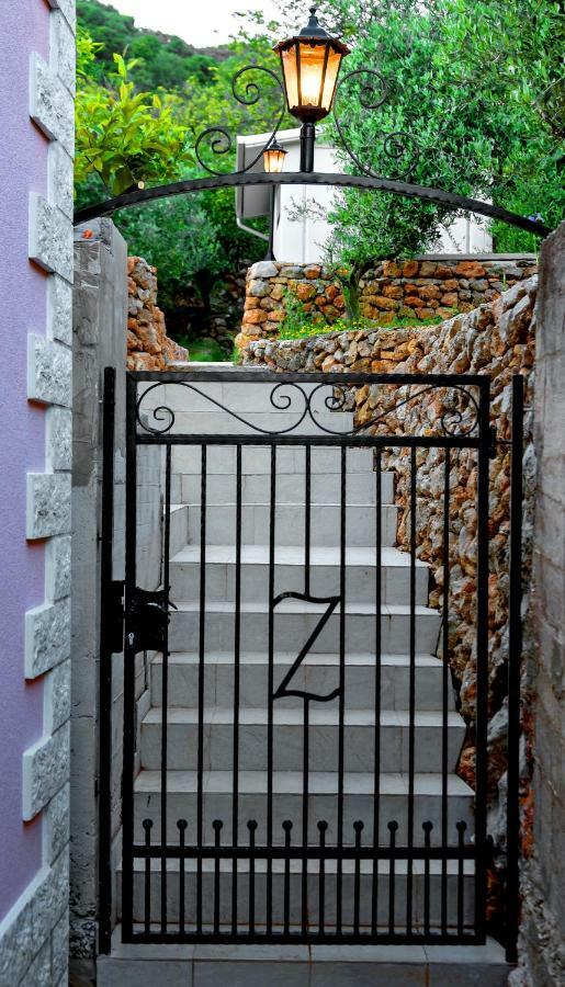 Casa Katalina Apartment Komiza Bagian luar foto