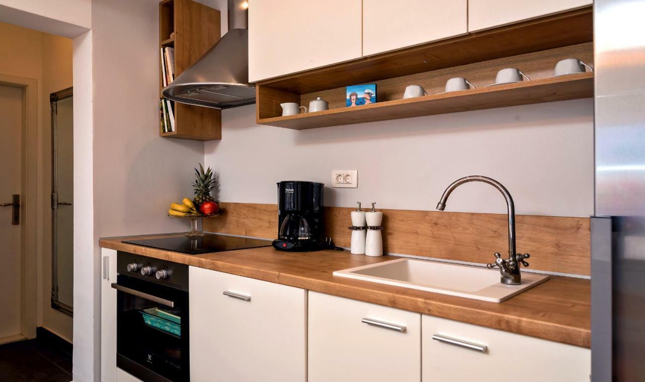 Casa Katalina Apartment Komiza Bagian luar foto