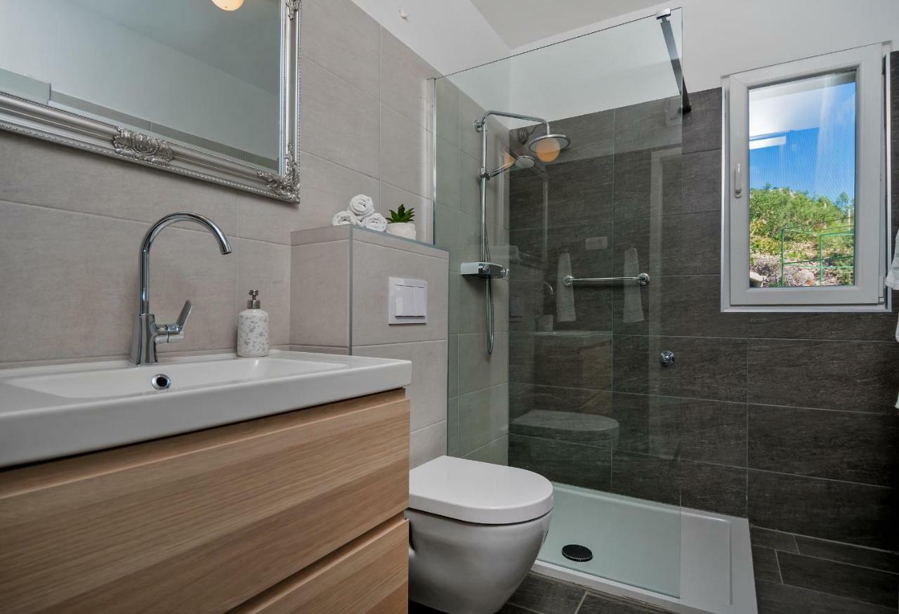 Casa Katalina Apartment Komiza Bagian luar foto
